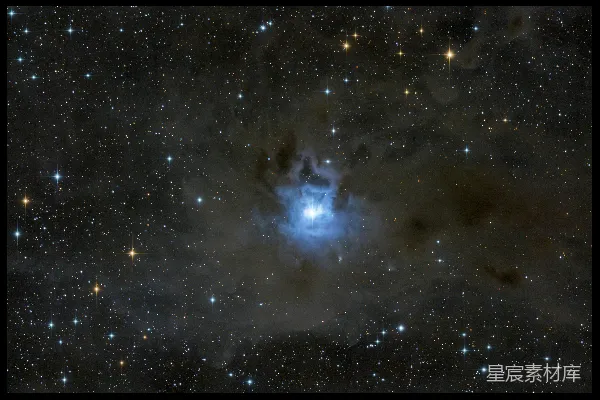 高清摄影 神秘星云：蓝色光芒与星尘的交响