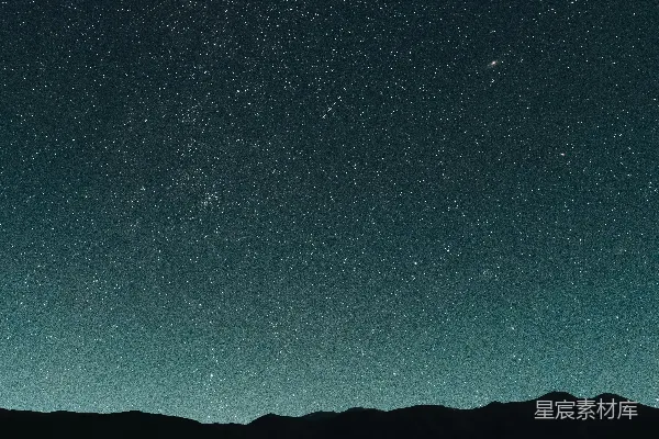 高清摄影 夜空下的宁静湖景