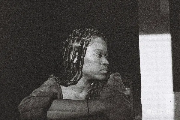 高清摄影 沉思的侧脸