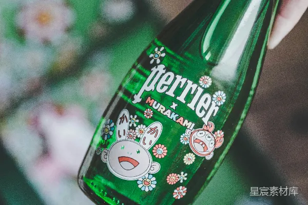 高清摄影 Perrier x Murakami艺术合作款