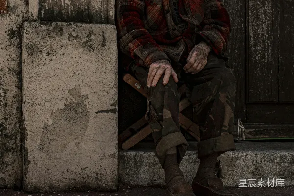 高清摄影 街角的老人