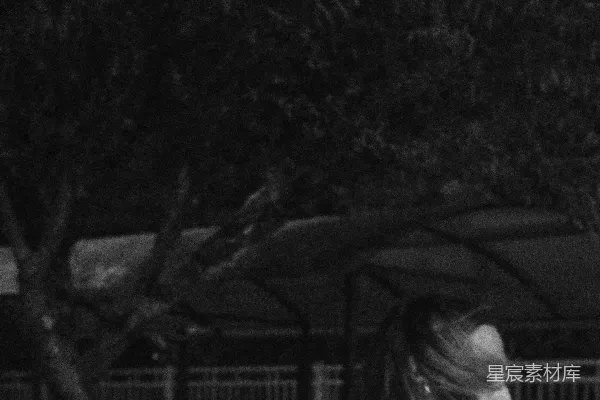 高清摄影 夜色下的孤独身影