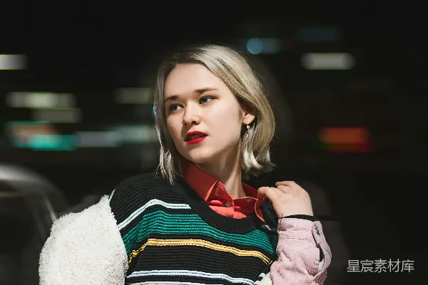 高清摄影 夜色中的时尚女孩