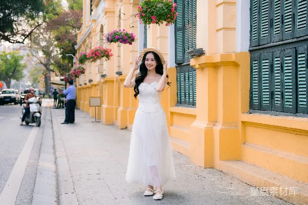 高清摄影 阳光下的青春漫步