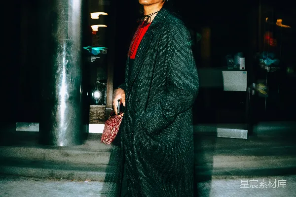高清摄影 夜晚街头的时尚弄潮儿