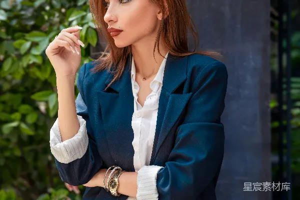 高清摄影 都市女性的优雅与自信