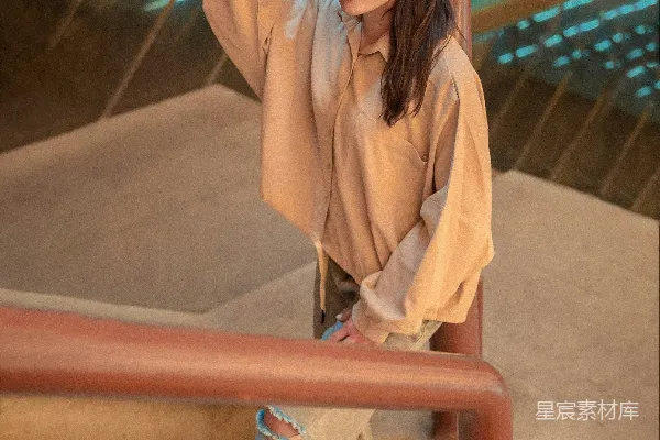 高清摄影 现代感时尚女孩