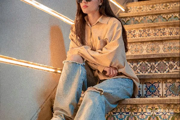 高清摄影 夜色中的时尚女孩