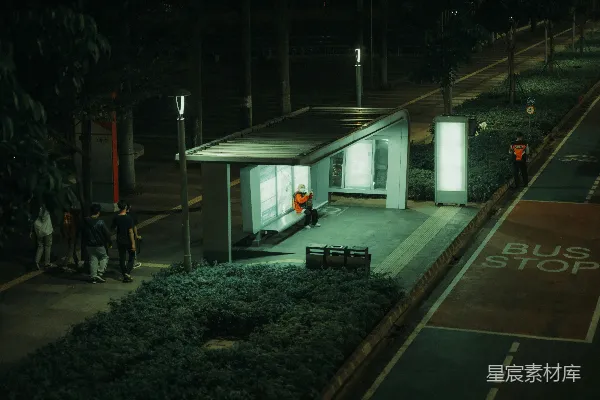 高清摄影 夜间的公交车站