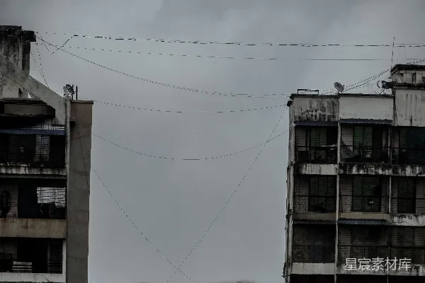 高清摄影 一排带电线的建筑物