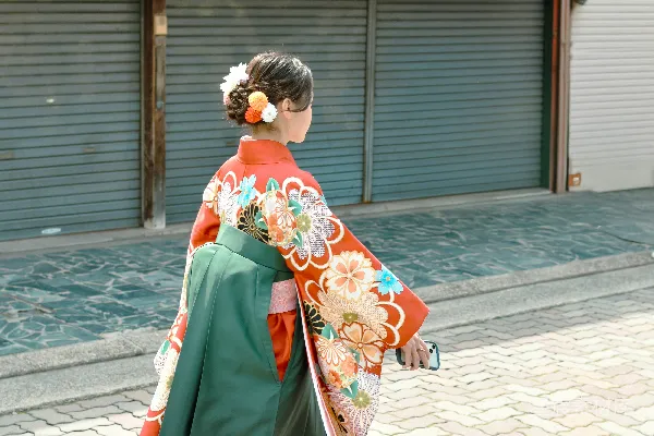 高清摄影 和服女子的街角漫步