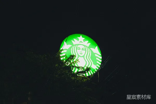 高清摄影 夜晚霓虹下的星巴克标志