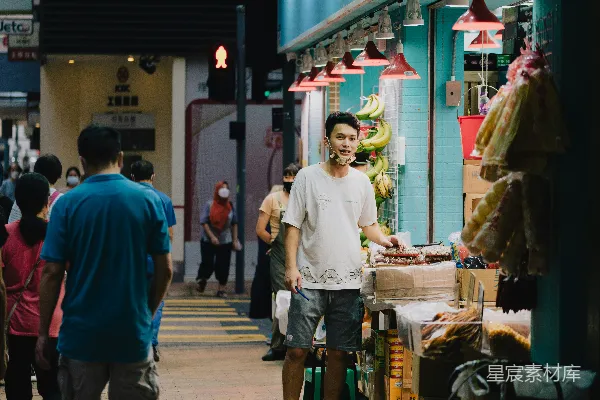 高清摄影 街头夜市的摊贩