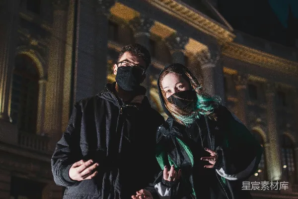 高清摄影 夜幕下的亲密时刻