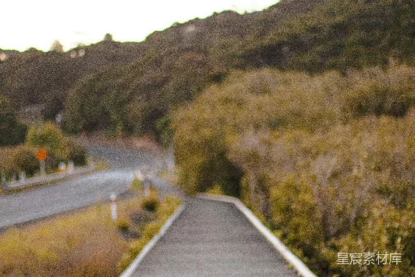 高清摄影 滑板上的山间小道