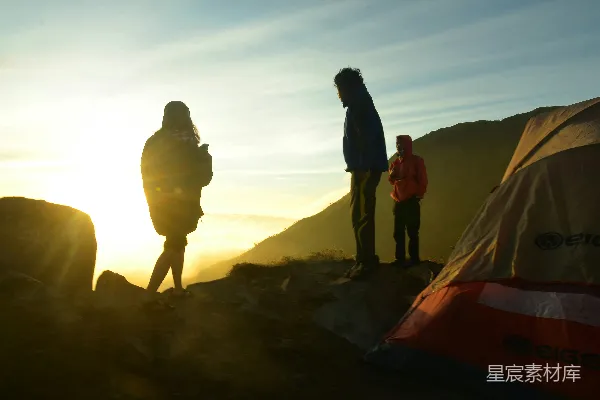 高清摄影 日出登山露营