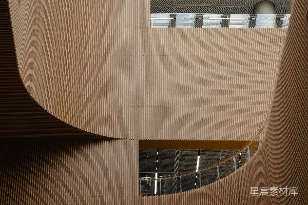 高清摄影 现代木质建筑的内部楼梯