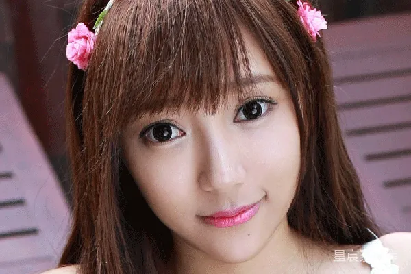 元素素材 甜美花环女孩