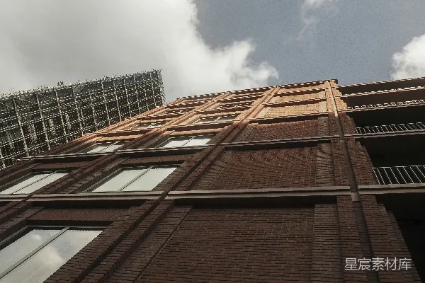 高清摄影 红砖建筑与云层