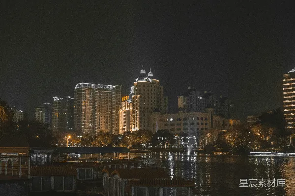 高清摄影 夜幕下的城市与湖泊