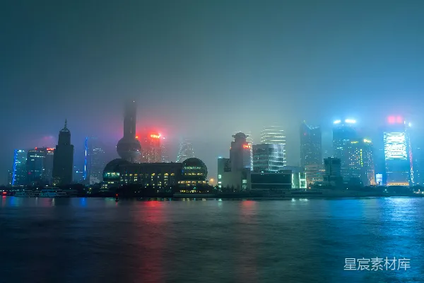 高清摄影 迷雾中的城市夜景