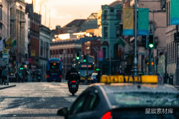 高清摄影 夕阳下的城市街道