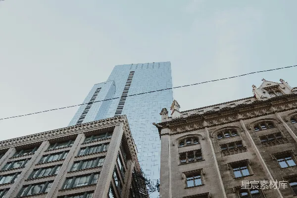 高清摄影 摩天大楼与历史建筑的对比