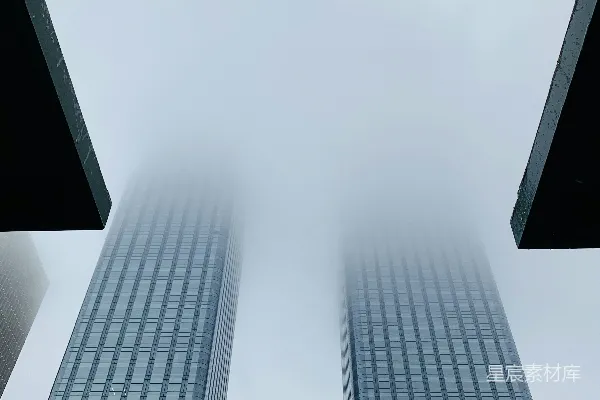 高清摄影 雾中双塔