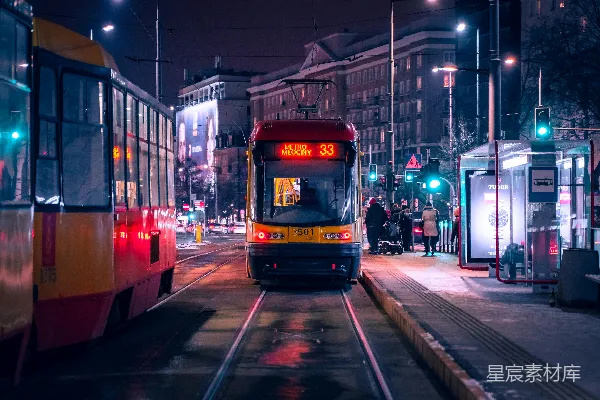 高清摄影 夜色中的电车