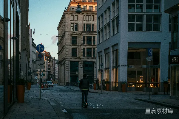 高清摄影 黄昏时分的城市街道