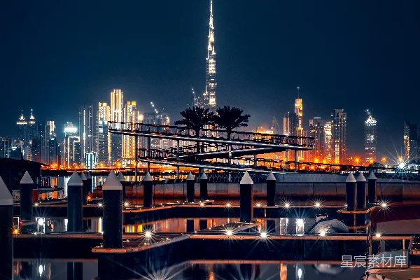 高清摄影 迪拜夜景：塔灯下的港湾