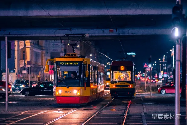 高清摄影 夜色中的电车