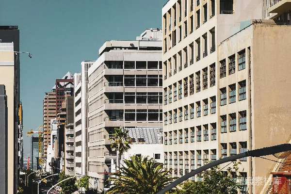 高清摄影 城市街道的阳光与建筑