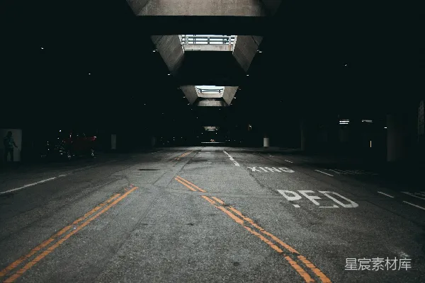 高清摄影 城市隧道的宁静视角