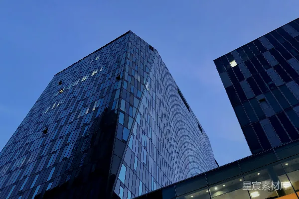 高清摄影 城市天际线：现代玻璃建筑