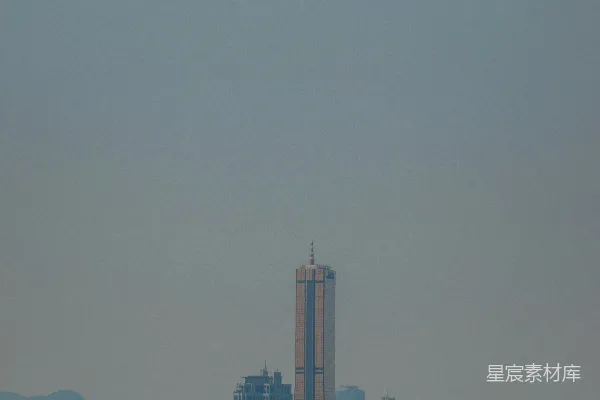高清摄影 雾中城市天际线