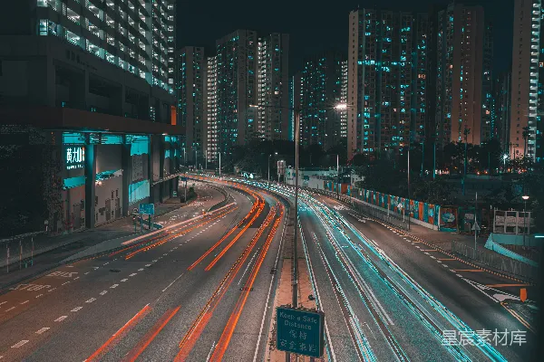高清摄影 都市夜景：车流与高楼的光影交错