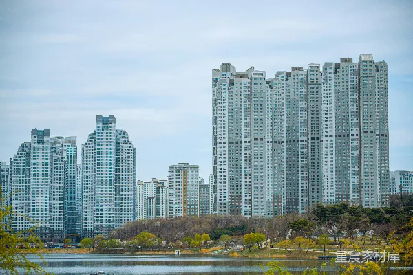 高清摄影 城市湖畔的现代建筑群