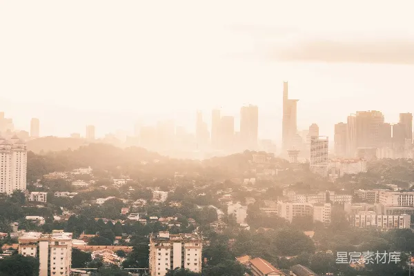 高清摄影 晨雾中的城市全景