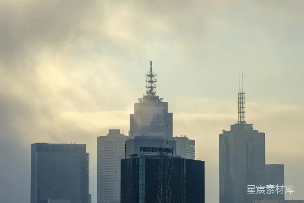 高清摄影 雾中城市天际线