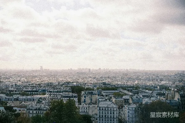 高清摄影 巴黎的云层下的城市全景