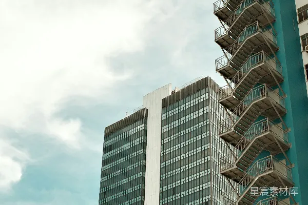 高清摄影 现代都市中的消防楼梯
