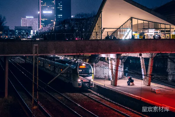 高清摄影 夜幕下的城市火车站