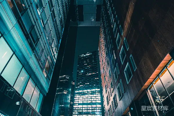 高清摄影 都市夜景：高楼林立的现代城市