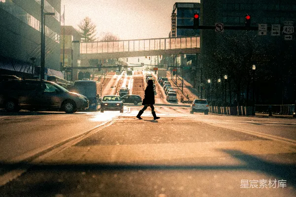 高清摄影 夕阳下的城市街道