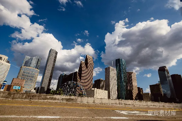 高清摄影 城市天际线与摩天轮的现代都市风景