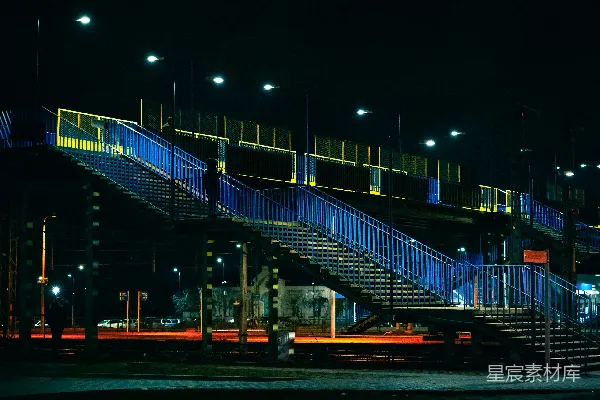 高清摄影 夜景中的蓝色阶梯