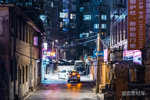 高清摄影 霓虹下的小巷夜晚