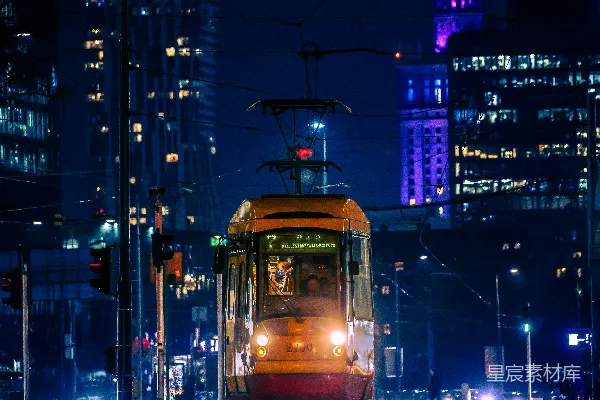 高清摄影 夜色中的电车