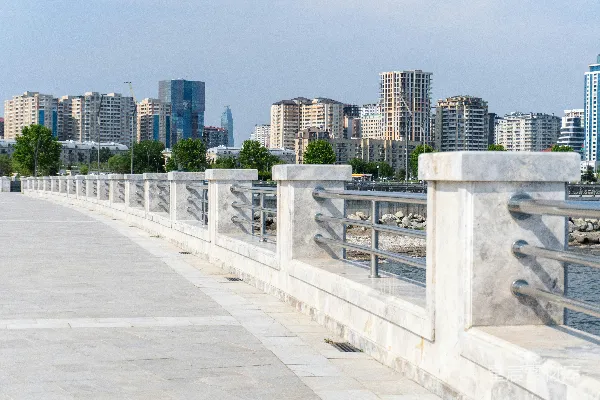 高清摄影 城市水边的大理石栏杆